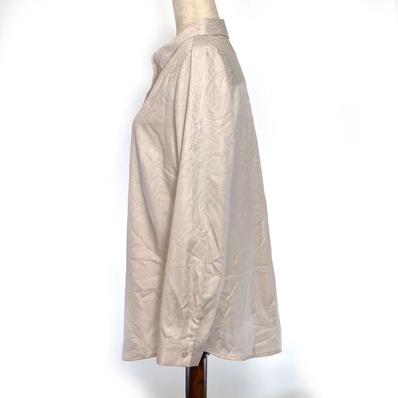 Chico's Size Medium Paisley Button-Up Blouse - Picture 2 of 8